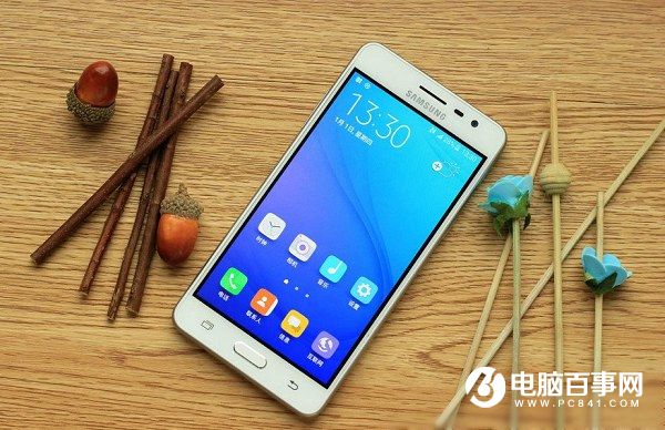 把塑料玩絕 三星J3 Pro最便宜<a href=/mobile/ target=_blank class=infotextkey>手機</a>來了