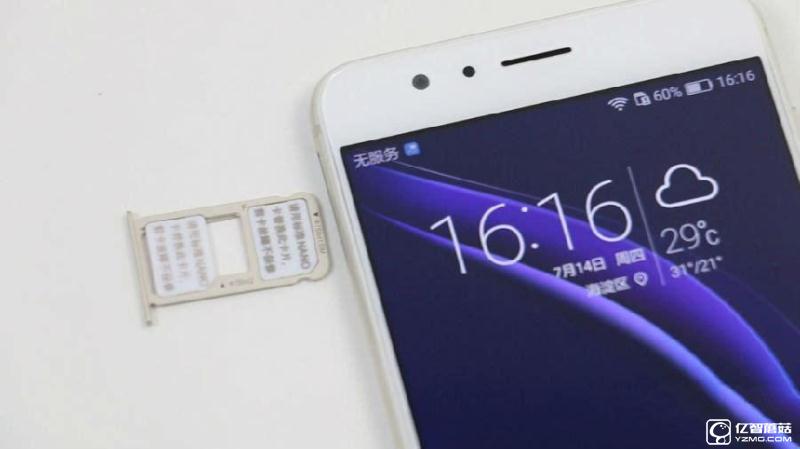 榮耀8上手體驗評測：雙玻璃能否突圍金屬時代?