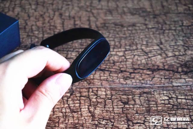 bong 3 HR智能手環首發開箱評測 169的價格和小米手環2比怎樣?