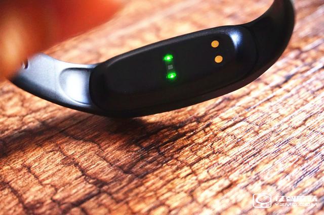 bong 3 HR智能手環首發開箱評測 169的價格和小米手環2比怎樣?