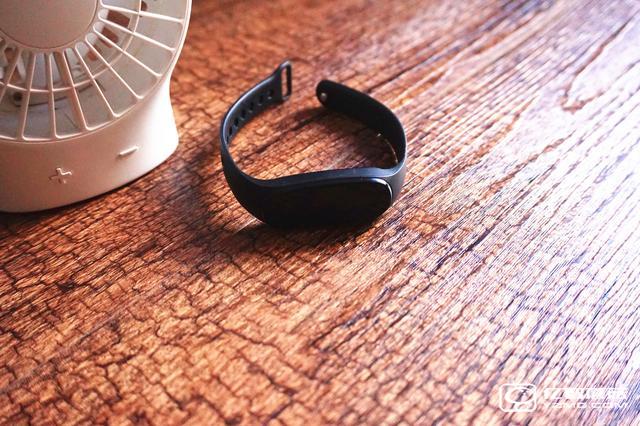 bong 3 HR智能手環首發開箱評測 169的價格和小米手環2比怎樣?