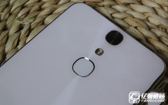 2016年值得買(mǎi)的手機(jī)有哪些？近期超值質(zhì)價(jià)比智能機(jī)推薦