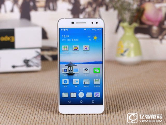 文藝小清新 TCL 750初現手機報價1993元 