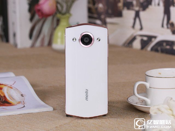 玩轉(zhuǎn)自拍新花樣 非典型性自拍手機(jī)推薦