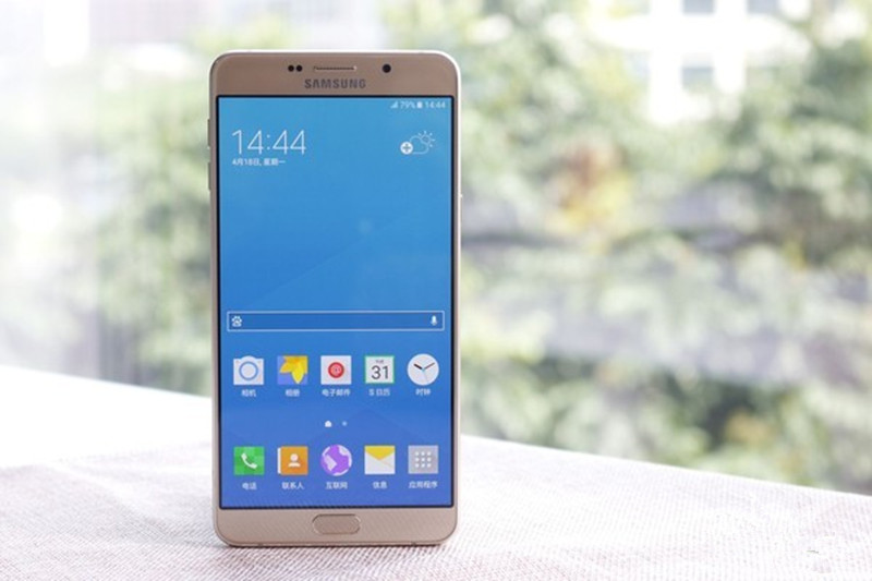 超大電量+極速快充的手機推薦 從此告別“自動關(guān)機”