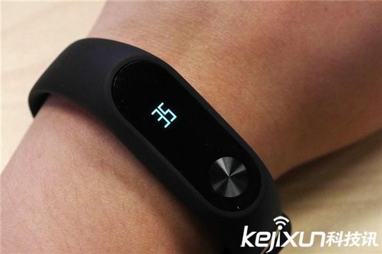 小米手環2下就能買到！ 但現貨仍不足