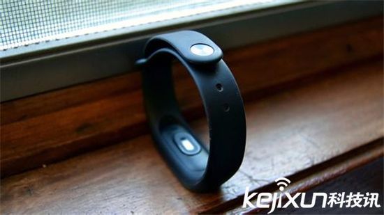 小米手環2下就能買到！ 但現貨仍不足