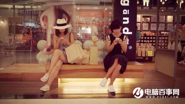 整天手機不離身 是改變了生活還是“病入膏肓”？