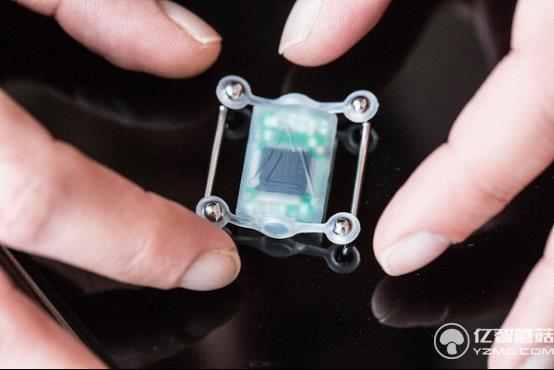 皮膚里植入這個設(shè)備 你可能就能看到鬼了