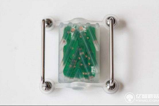 皮膚里植入這個設(shè)備 你可能就能看到鬼了