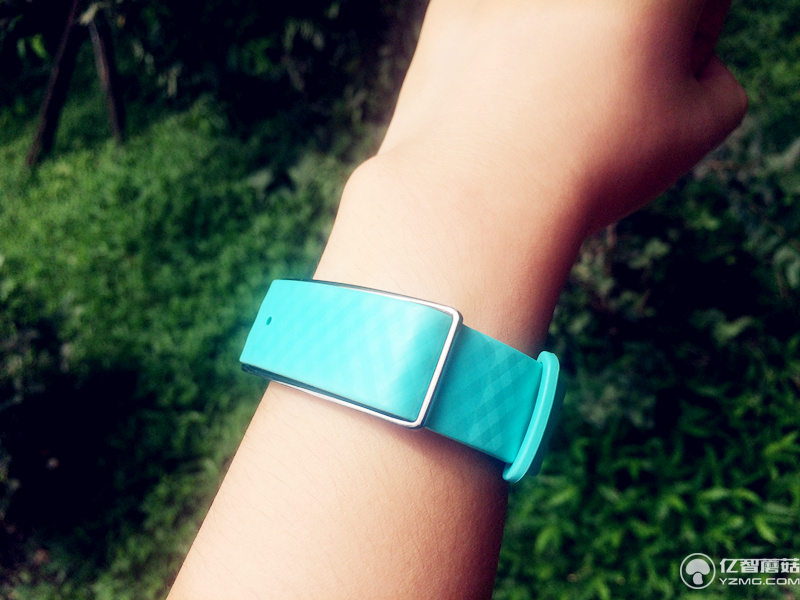 華為榮耀暢玩手環(huán)A1實(shí)物評測+高清圖賞 能夠紫外線監(jiān)測我會告訴你