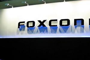 富士康Q2凈利同比下滑31% 收購夏普獲中國監(jiān)管部門批準(zhǔn)