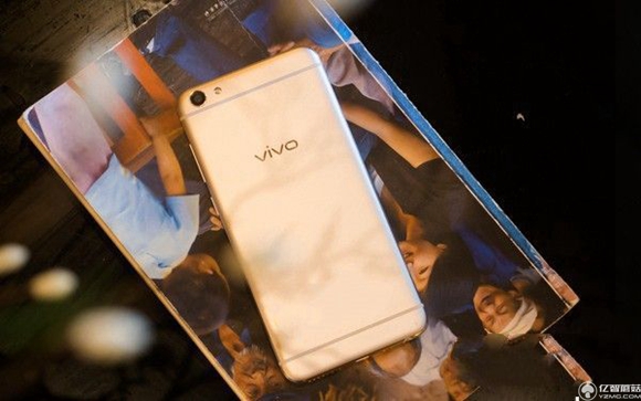 金色手機有哪些 6款好看又好用金色手機推薦