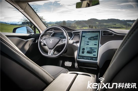 蘋果公司停車場曝光：竟然都是特斯拉！