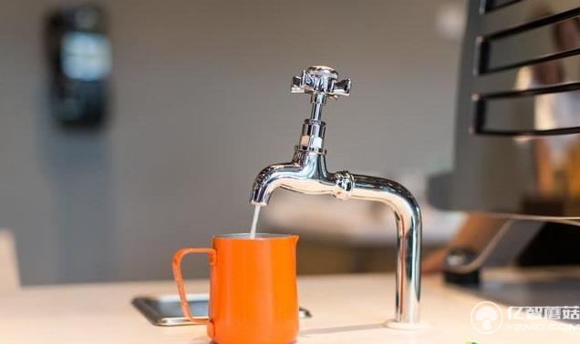 這難道就是傳說中的智能咖啡店？哪哪都是自動的