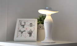 智能語音臺燈也要拼一下顏值  果然是看臉的時代