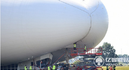 飛天屁股的“屁股”高高翹起：上演史上最慢墜機