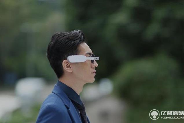 MAD GLASS一秒讓普通眼鏡變智能 便宜又大碗