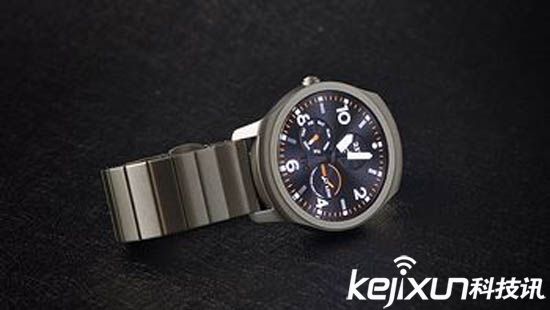 武大校花佩戴Ticwatch 2街拍照 沉魚落雁閉月羞花