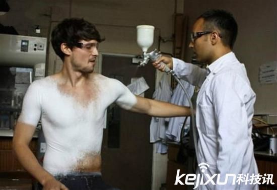 衣服噴霧誕生 一噴既成你還會買衣服嗎？