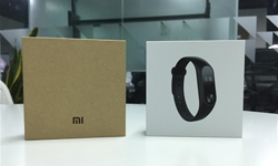 小米手環(huán)2啟用新包裝：頓時(shí)高大上