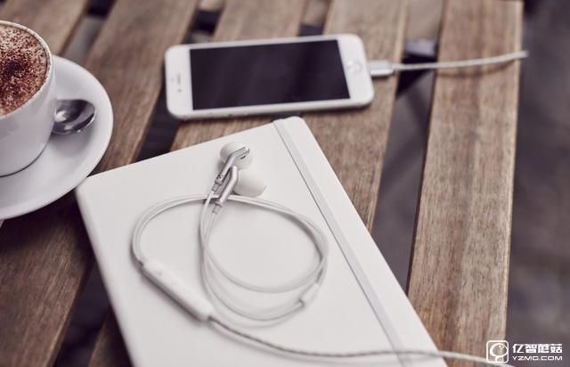 Libratone發布兩款Lightning接口降噪耳機