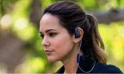 JBL新款藍牙運動耳機：充滿一次電可連續使用8小時