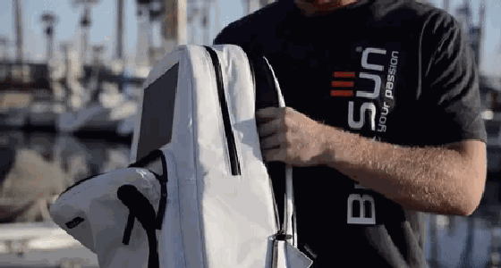 拒絕電量低 這個太陽能背包可隨時為設備充電