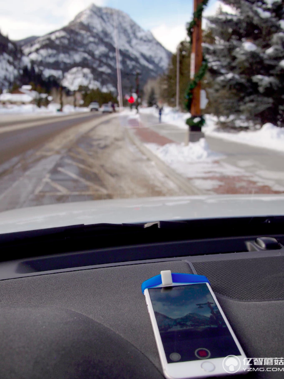 Prismo小棱鏡配件:讓你平著拿手機也能拍照