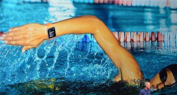 蘋果Apple Watch Series 2發布:支持防水