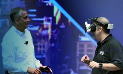 英特爾考慮開發混合現實頭盔專用嵌入式芯片