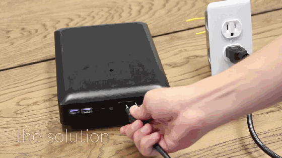 在室外玩游戲機榨果汁?這款移動電源什么電器都能用