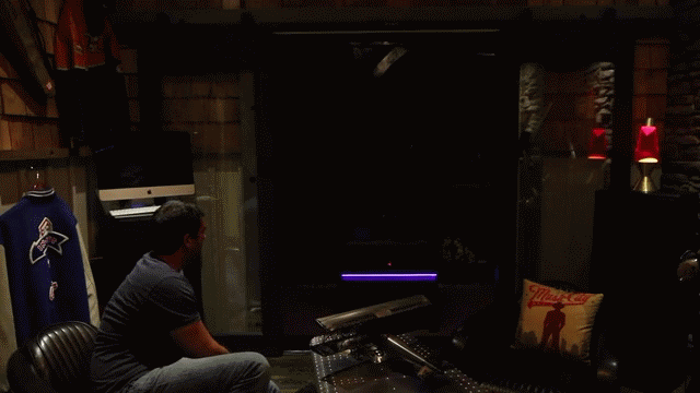 這個(gè)音箱能噴真火焰！這下篝火晚會(huì)連火堆都省了