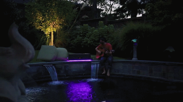 這個(gè)音箱能噴真火焰！這下篝火晚會(huì)連火堆都省了