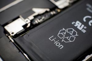 三星Note7爆炸門背后：腹背受敵下冒然改進電池技術