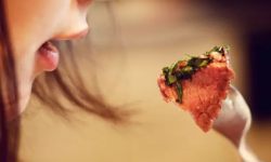 不用嘴就能品嘗美味？讓VR幫你實現