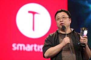 錘子科技一年巨虧5億 羅永浩還能翻身嗎？