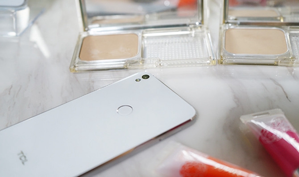 TCL 520正式發(fā)布 售價(jià)1290元