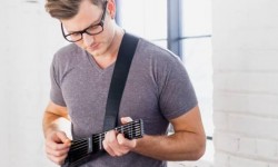 便攜超帥的數(shù)字吉他 助你瞬間撩妹成功