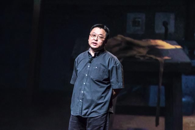 錘子科技一年半虧掉6億 羅永浩的情懷如何敗給現實?