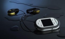 SWIMBOT骨傳導(dǎo)耳機(jī)：想學(xué)游泳不想請(qǐng)教練這款耳機(jī)全搞定