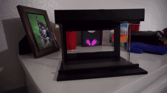 全息圖并不遙遠 這款小裝置用<a href=/mobile/ target=_blank class=infotextkey>手機</a>就能實現