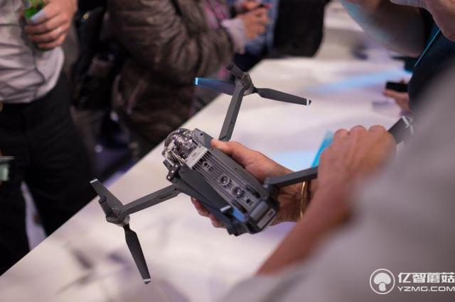 外媒上手大疆Mavic Pro折疊無人機 被感動哭了