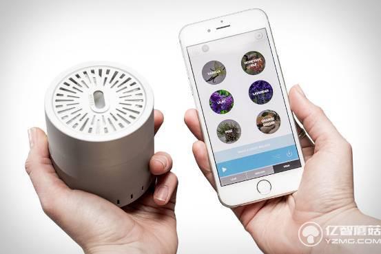 香薰已經(jīng)OUT 這個空氣清新器能用手機控制味道