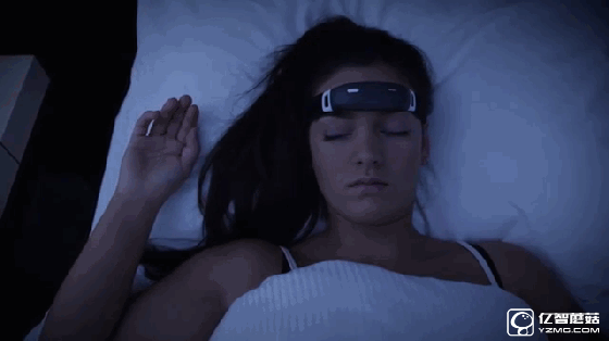 這個頭環不僅治療失眠 還能營造“盜夢空間”