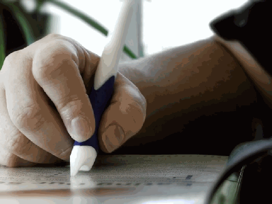 英文看不懂？用這款智能閱讀筆一目十行