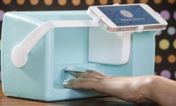 嫌美甲價格太貴？快拿Nailbot孝敬女王大人吧