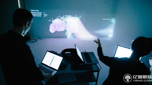 模特走T臺壓力有多大？讓這套穿戴設備告訴你