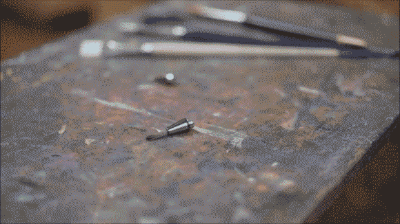 3 Flip觸控筆:翻轉(zhuǎn)操作無需藍(lán)牙和電池