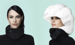 這頭盔可以藏在衣領里 撞車就彈出安全氣囊